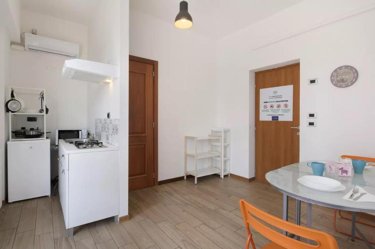 One-Bedroom Apartment,1344502682:JPEG