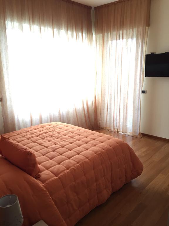 Appartamento con Terrazza e Vista Lago