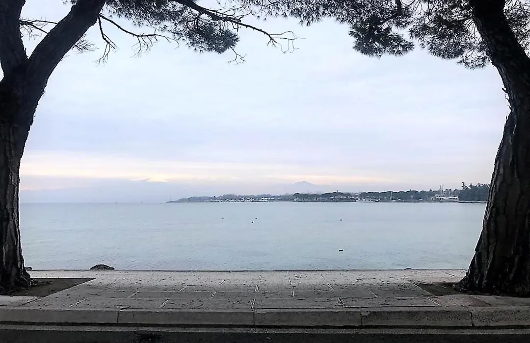 Villetta Mazzini Front Lake - Happy Rentals-1