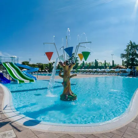 Del Garda Village And Camping-2