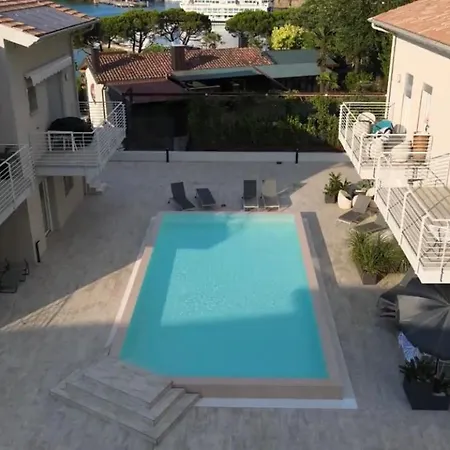 *Central Lakeside Apt*Swimming Pool & Free Parking-3