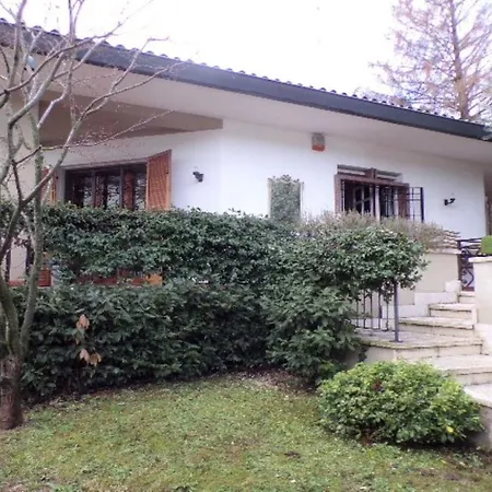 Villetta Mazzini Front Lake - Happy Rentals-3